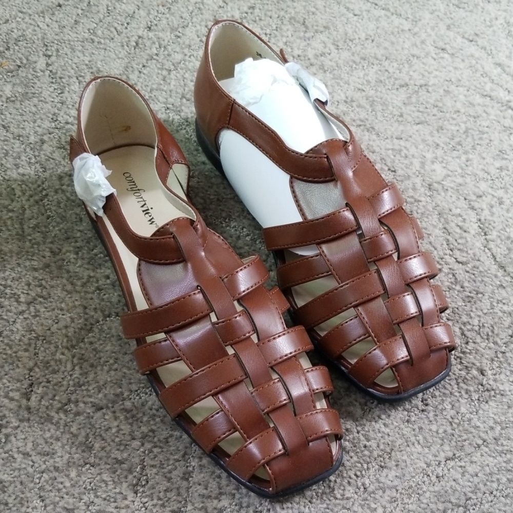Brown flats 8.5WW